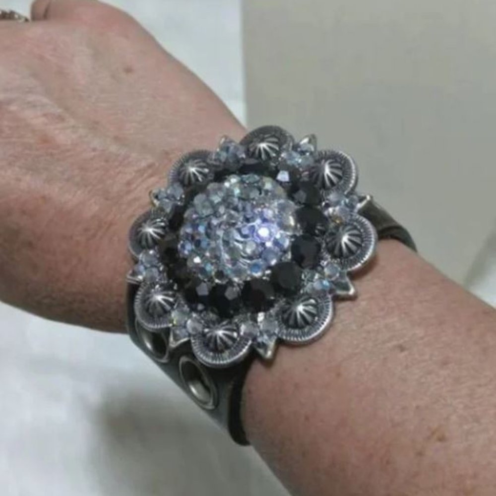Leather Flower Rhinestone Bracelet - Picture 5 of 5